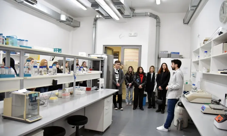 Unveiling the Genetics and Bioengineering Study Program at IUS: A Show and Tell Workshop for High-School Students