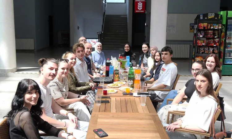 GBE Hosts 3rd Traditional End-of-the-Year Gathering with Students